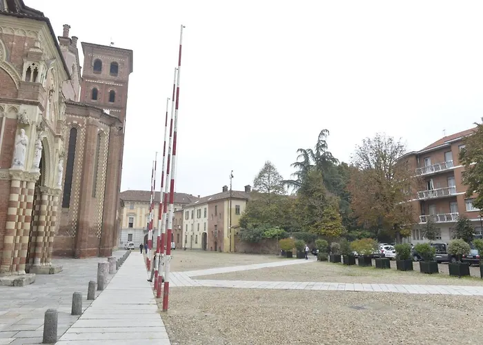 Casa Della Cattedrale * Asti